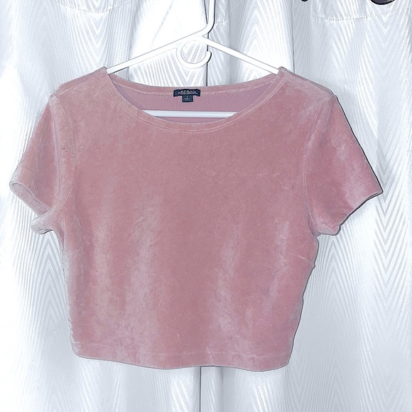 cute fuzzy soft baby pink crop top!!! - Picture 1 of 1